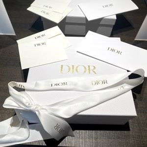 LARGE DIOR BOX & CARDS